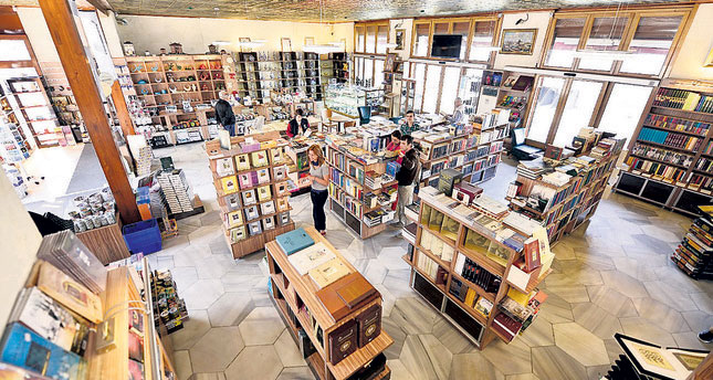 3 Great Bookstores in Istanbul