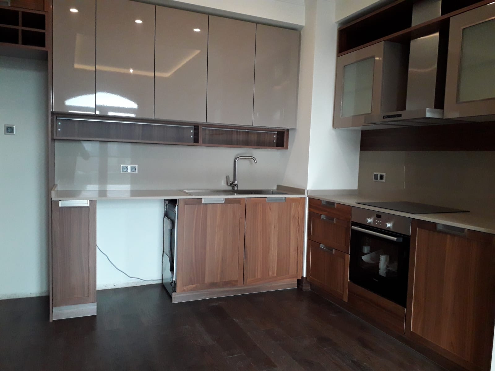 BRAND NEW APARTMENT IN ISTANBUL FOR SALE CLOSE TO TAKSIM 2